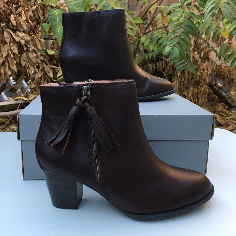 Vionic Dark Brown Ankle Booties with Tassels